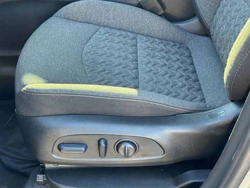 Used 2023 Chevrolet Equinox LT w/ Driver Convenience Package image 24