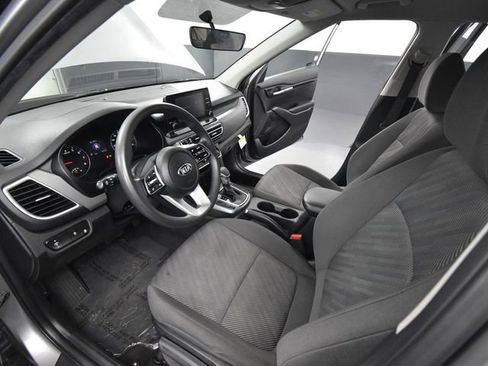 Used 2021 Kia Seltos LX image 21