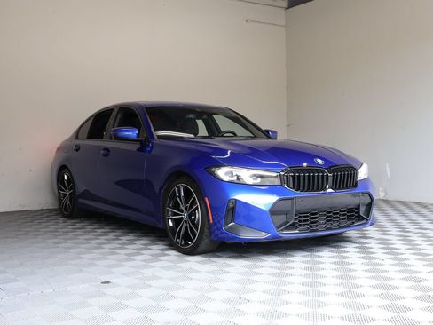 Used 2023 BMW 330i Sedan w/ M Sport Package RWD image 6