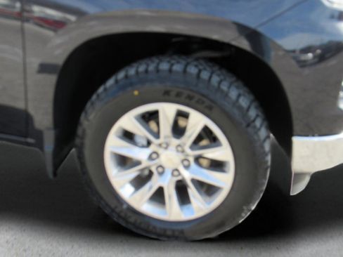 Used 2022 Chevrolet Silverado 1500 LTZ w/ LTZ Premium Package image 16