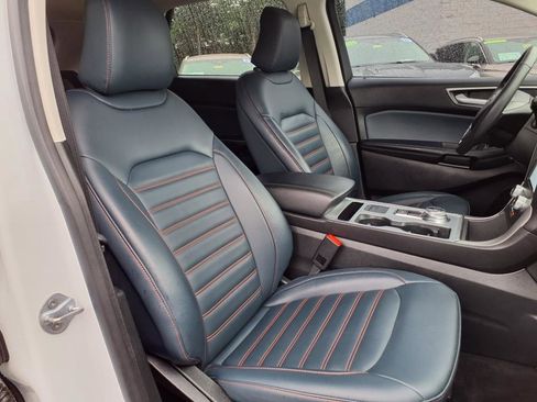 Certified 2022 Ford Edge SEL w/ Sport Appearance Package image 12