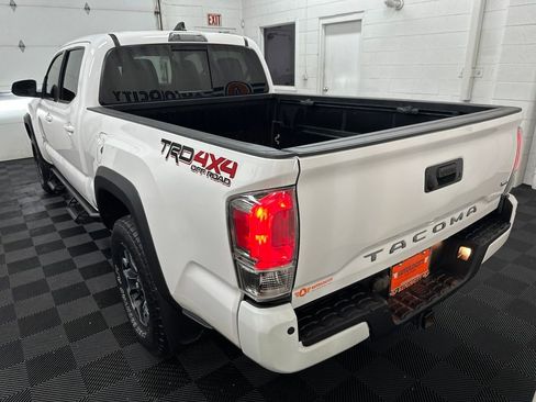 Used 2021 Toyota Tacoma TRD Off-Road w/ TRD Premium Off Road Package AWD/4WD image 7