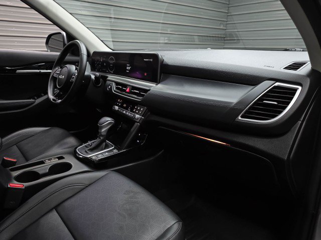 Used 2025 Kia Seltos SX AWD/4WD image 13