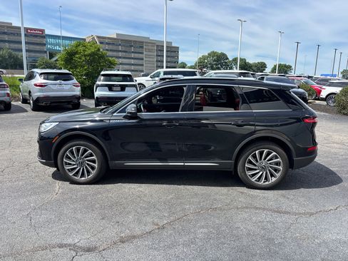 Certified 2025 Lincoln Corsair Reserve AWD/4WD image 4