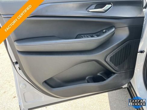 Certified 2025 Jeep Grand Cherokee Altitude w/ MOPAR Finishing Package AWD/4WD image 25