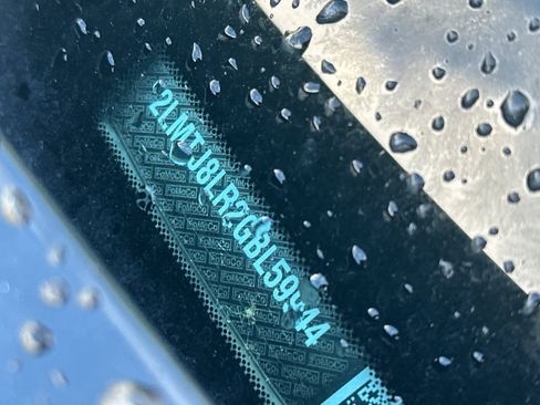 Used 2016 Lincoln MKX Reserve w/ Technology Package image 12