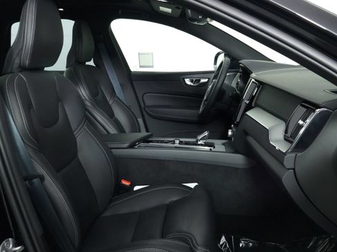 Certified 2024 Volvo XC60 T8 Ultimate w/ Climate Package AWD/4WD image 29