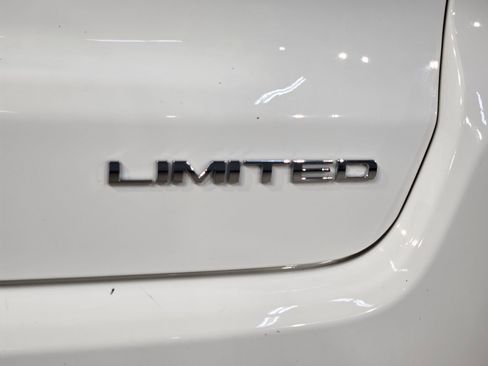 Used 2019 Jeep Compass Limited w/ Safety & Security Group image 37