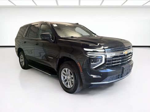 Used 2025 Chevrolet Tahoe LT AWD/4WD image 3
