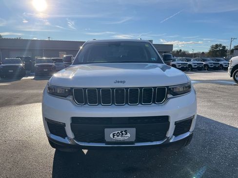 Certified 2023 Jeep Grand Cherokee L Limited w/ Luxury Tech Group II image 2