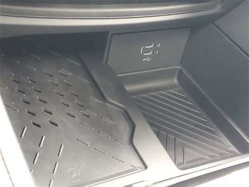 New 2026 Chrysler Pacifica Limited w/ Trailer Tow Group image 32