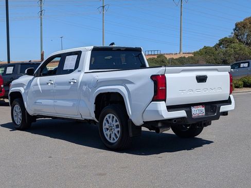 Used 2025 Toyota Tacoma SR5 image 12