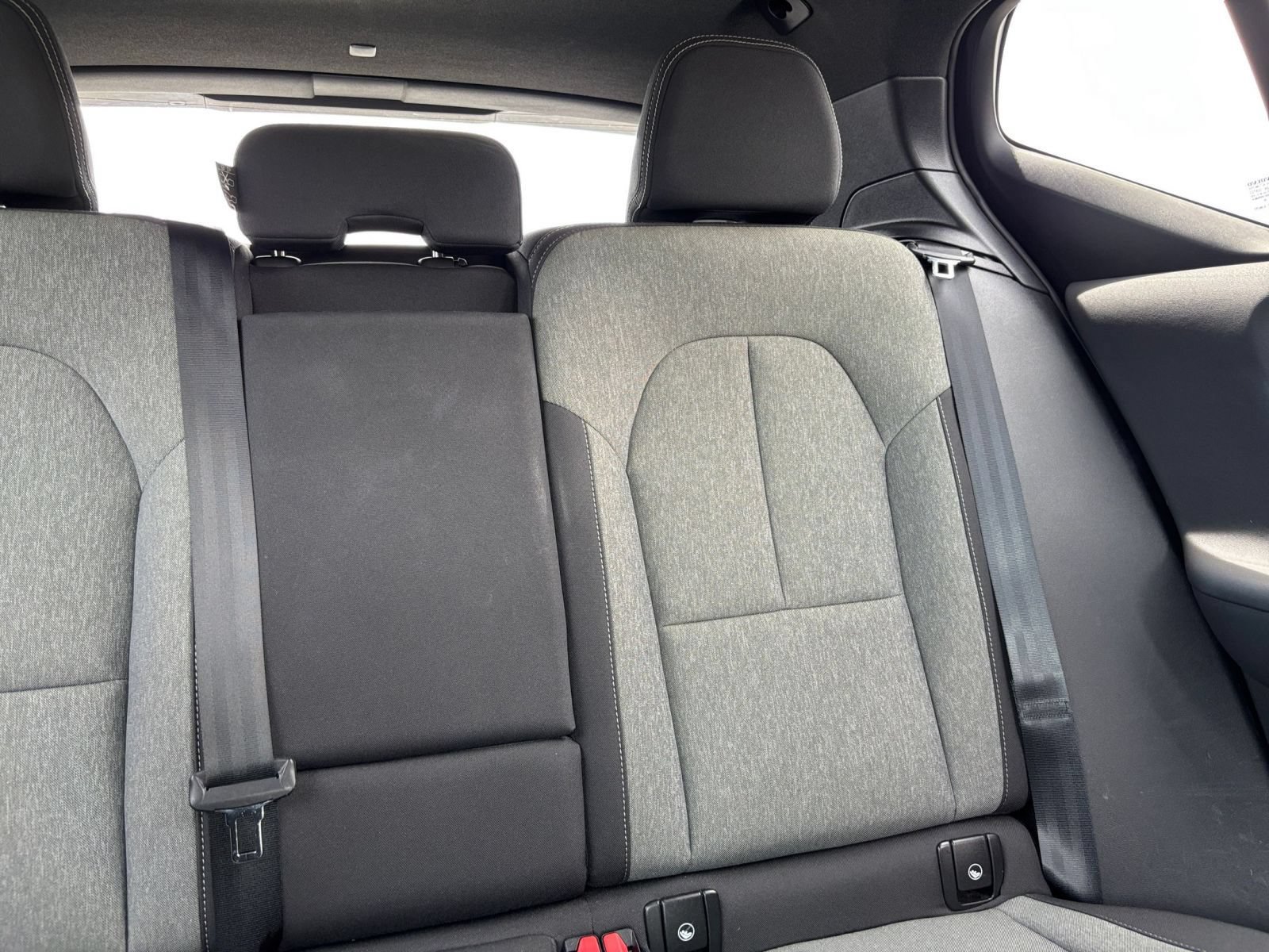 Used 2024 Volvo XC40 B5 Core AWD/4WD image 39