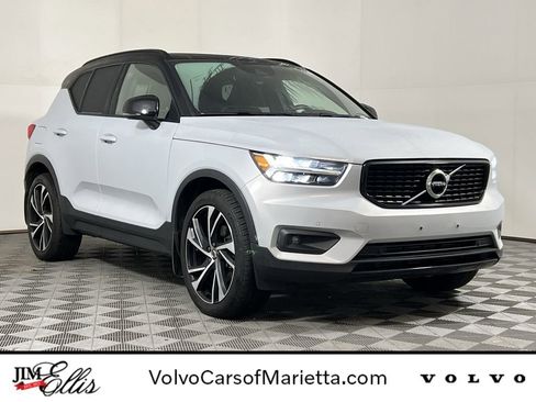 Used 2020 Volvo XC40 T5 R-Design image 1