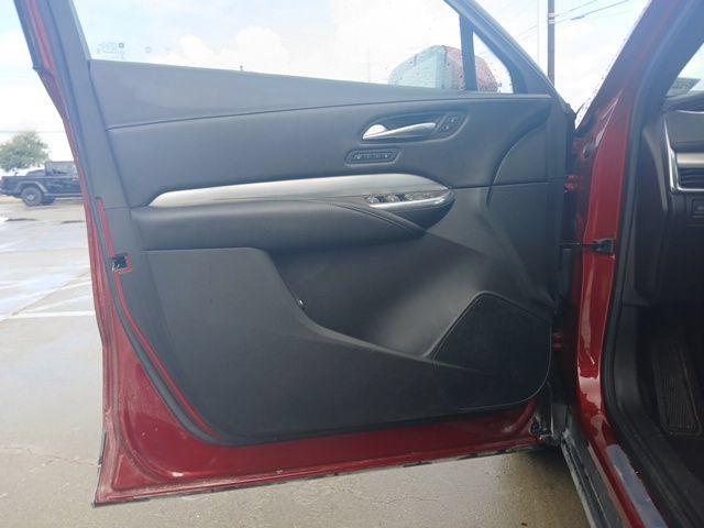 Used 2021 Cadillac XT4 Premium Luxury w/ Cold Weather Package FWD image 18