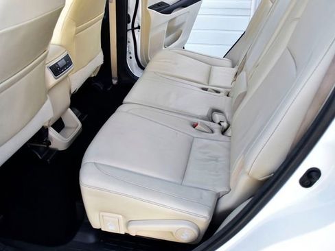 Used 2016 Toyota Highlander XLE AWD/4WD image 15