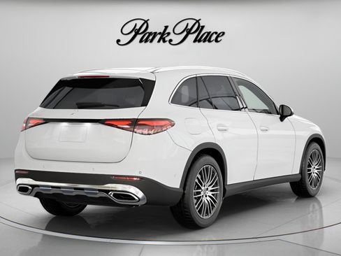 Used 2026 Mercedes-Benz GLC 300 image 21