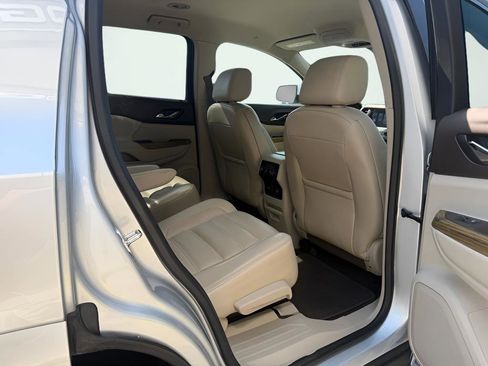 Used 2018 GMC Acadia Denali image 29