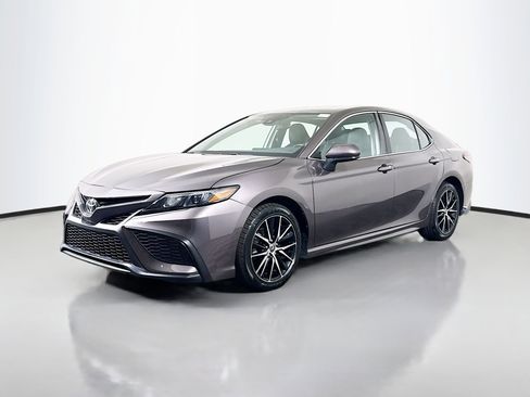 Used 2021 Toyota Camry SE FWD image 4
