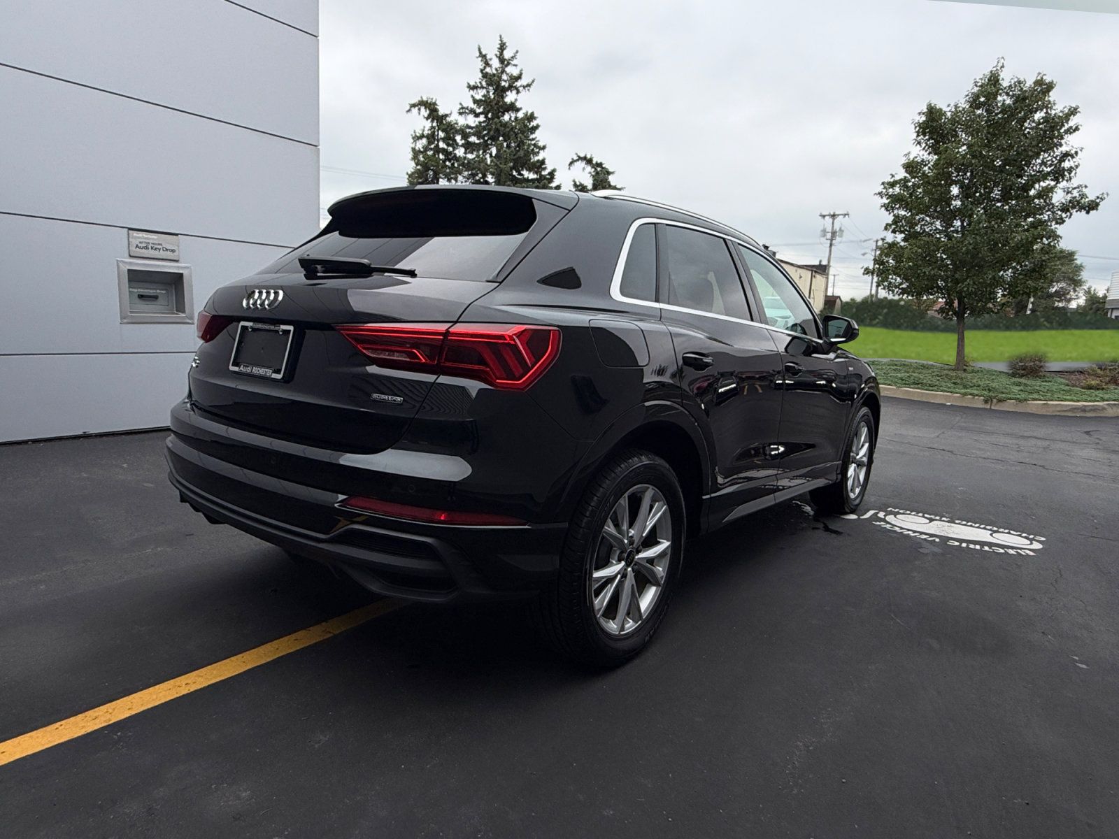 Used 2024 Audi Q3 2.0T Premium AWD/4WD image 10