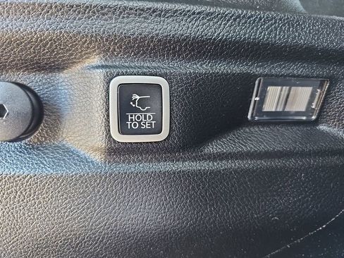 Used 2021 Jeep Grand Cherokee L Limited image 18