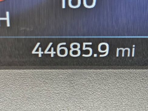 Used 2022 Ford Explorer King Ranch w/ Premium Technology Package image 24