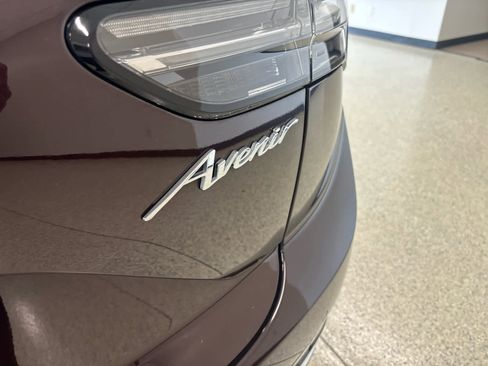 Used 2023 Buick Envision Avenir image 13