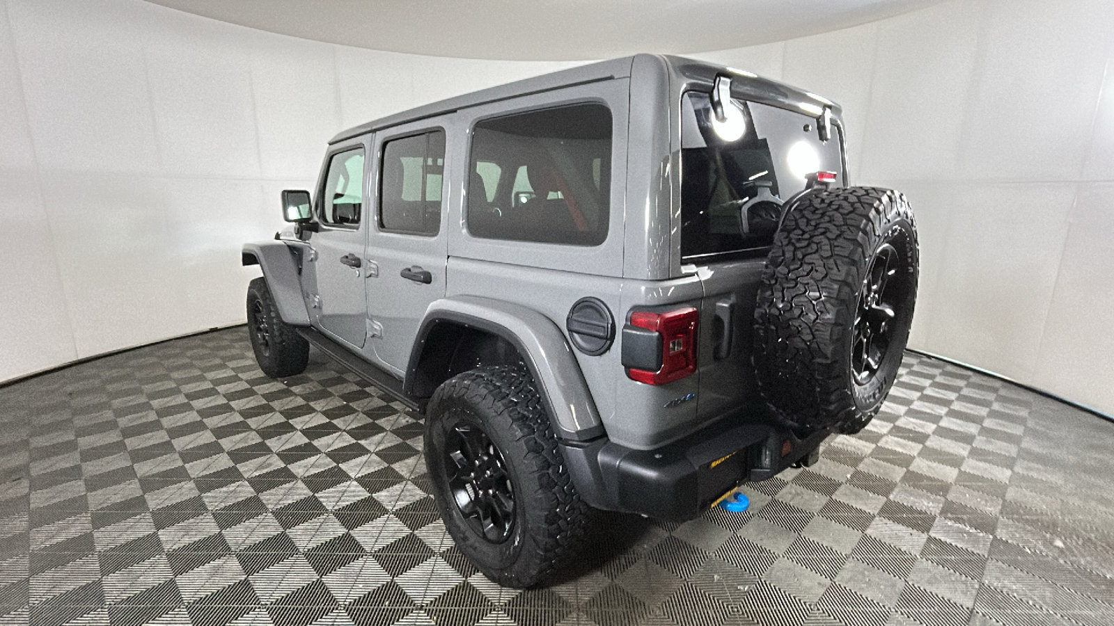 Used 2023 Jeep Wrangler Unlimited Rubicon 4xe AWD/4WD image 5