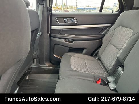 Used 2018 Ford Explorer XLT image 46