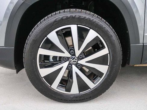 Used 2022 Volkswagen Taos SE image 11