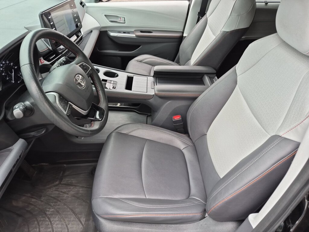 Certified 2023 Toyota Sienna XSE w/ XSE Plus Package AWD/4WD image 15