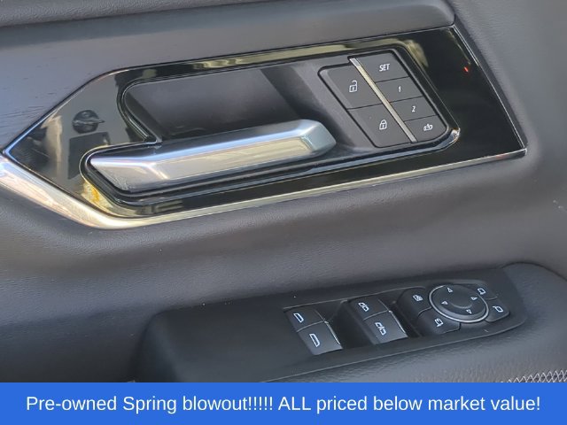 Used 2025 GMC Yukon Denali AWD/4WD image 21