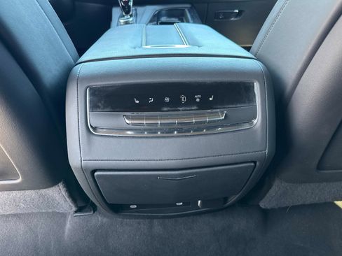 Used 2024 Cadillac Escalade Sport RWD image 18