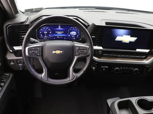 Used 2022 Chevrolet Silverado 1500 LT image 17