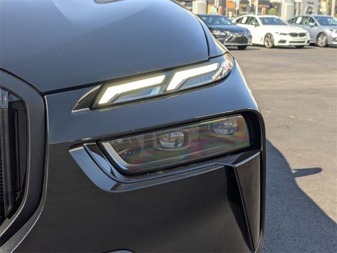 New 2026 BMW X7 M60i image 21