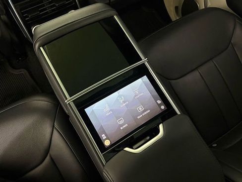 Used 2024 Land Rover Range Rover Autobiography image 24