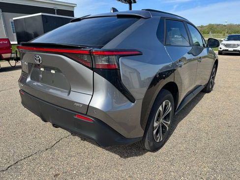 Used 2024 Toyota bZ4X XLE w/ Weather Package AWD/4WD image 14