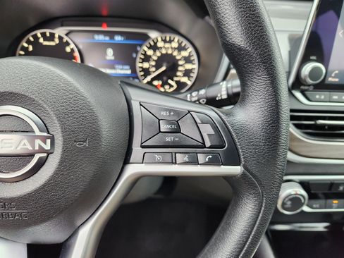 Used 2024 Nissan Altima 2.5 SV image 31