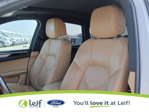 Used 2018 Porsche Macan image 12