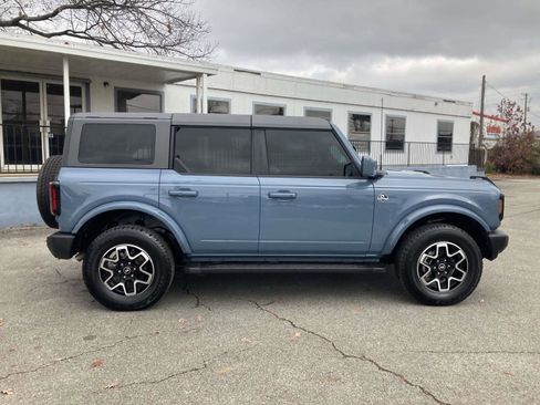 Used 2024 Ford Bronco Outer Banks image 2