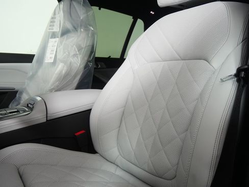 Used 2026 BMW X5 xDrive40i w/ M Sport Package AWD/4WD image 10