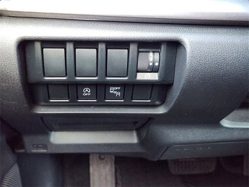 Used 2019 Subaru Forester Premium image 23