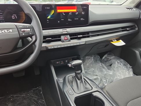 New 2026 Kia K4 FWD image 12