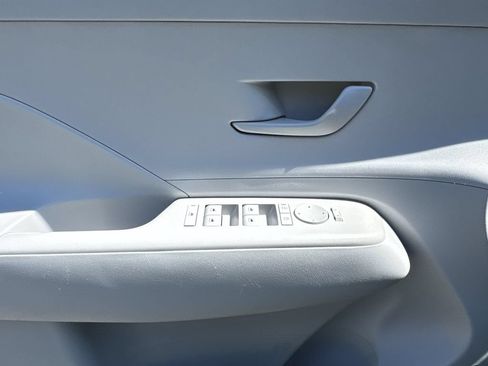 Used 2024 Hyundai Kona SEL FWD image 15