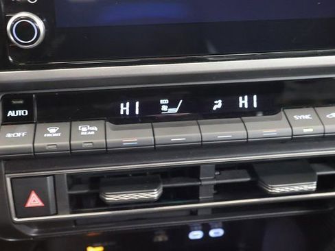 Used 2025 Toyota Camry SE image 23