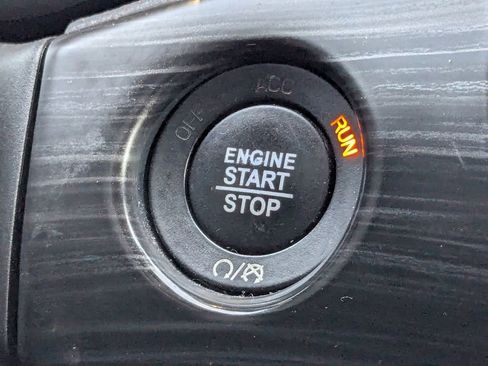 Used 2021 Jeep Grand Cherokee Laredo X image 32