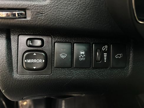 Used 2012 Toyota Highlander SE w/ Tow Pkg AWD/4WD image 18