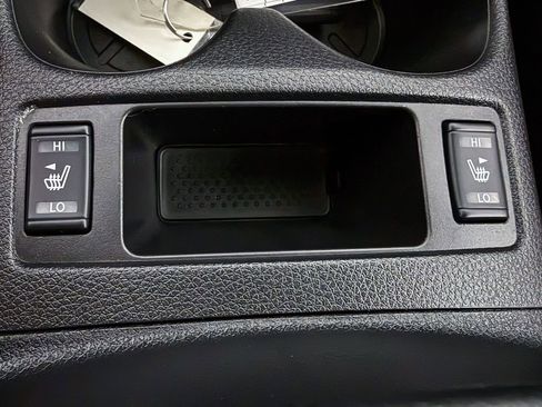 Certified 2022 Nissan Rogue Sport SV AWD/4WD image 21