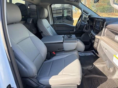 New 2025 Ford F550 4x4 Regular Cab Super Duty image 26