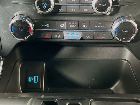 Certified 2022 Ford F150 XLT w/ Equipment Group 302A High image 17